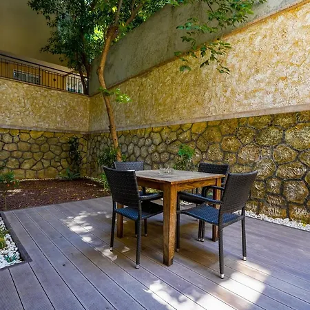Modern And Central Duplex Apartment With Garden Near Beach In Antalya Appartamento *