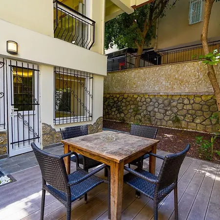 Modern And Central Duplex Apartment With Garden Near Beach In Antalya Lejlighed