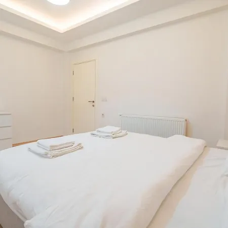 Modern And Central Duplex Apartment With Garden Near Beach In Antalya Lejlighed Antalya