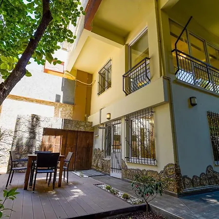 Modern And Central Duplex Apartment With Garden Near Beach In Antalya Lejlighed